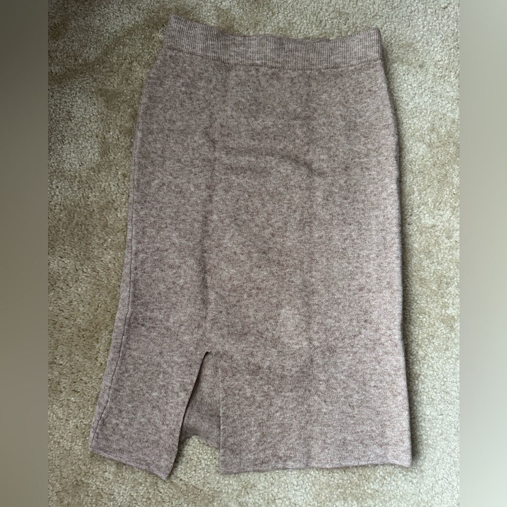Elegant Tan Knit Skirt